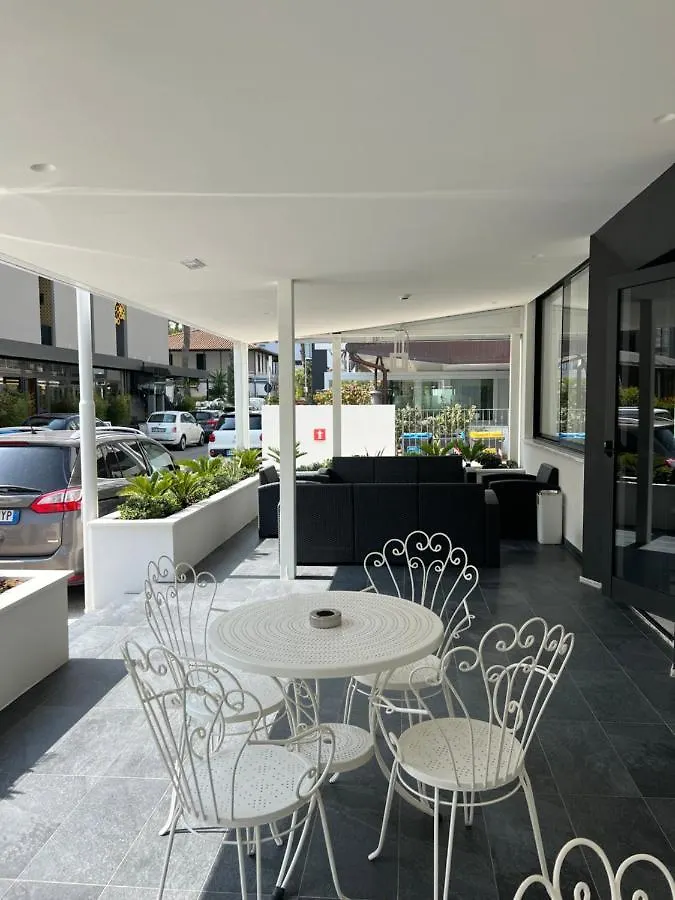 Hotel Exclusive In Pieno Centro - Nuova Gestione 2025 Riccione