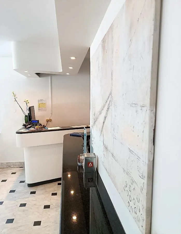 Hotel Exclusive In Pieno Centro - Nuova Gestione 2025 리치오네 2*,