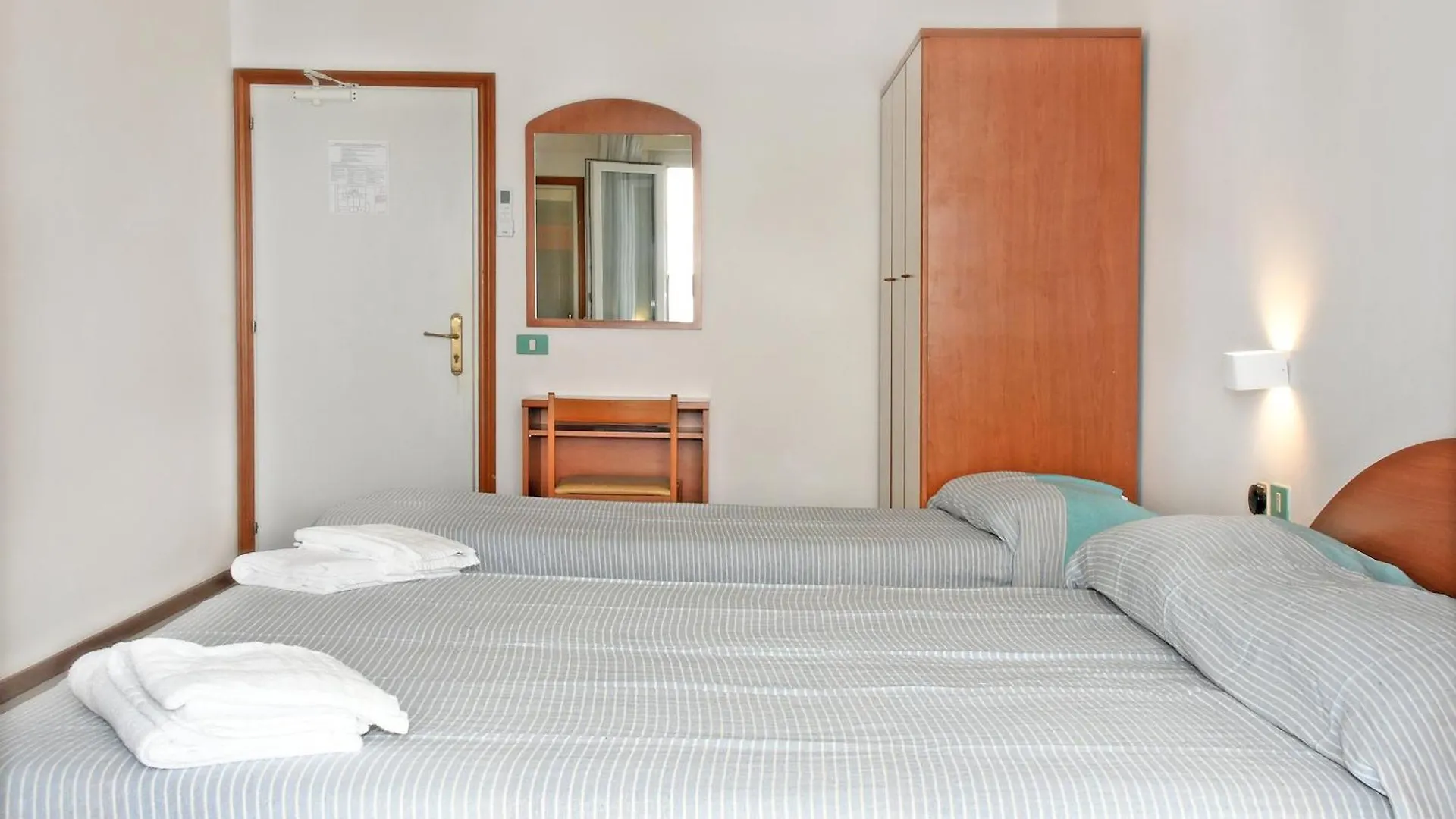 Hotel Exclusive In Pieno Centro - Nuova Gestione 2025 리치오네 이탈리아
