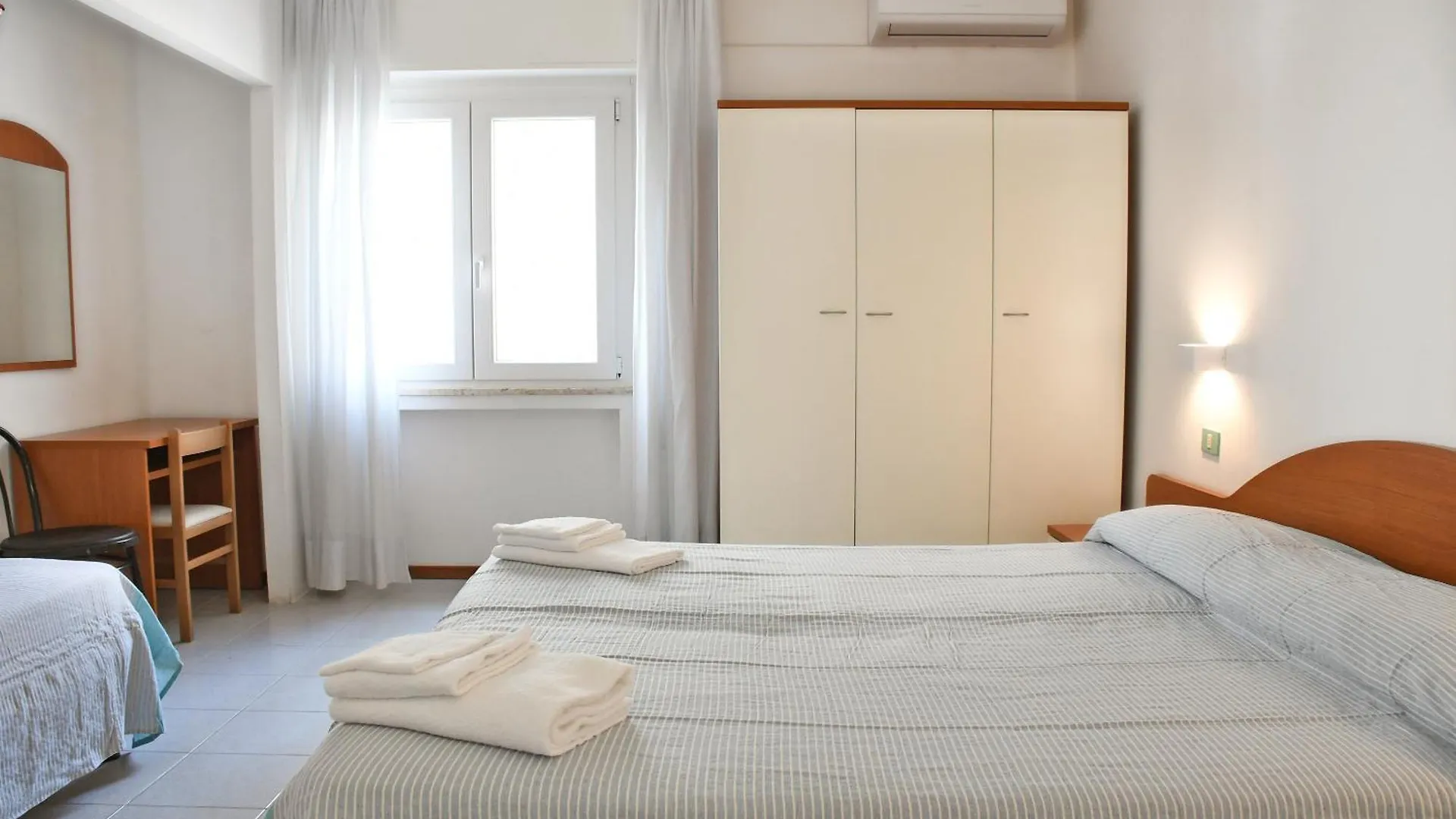 Hotel Exclusive In Pieno Centro - Nuova Gestione 2025 리치오네