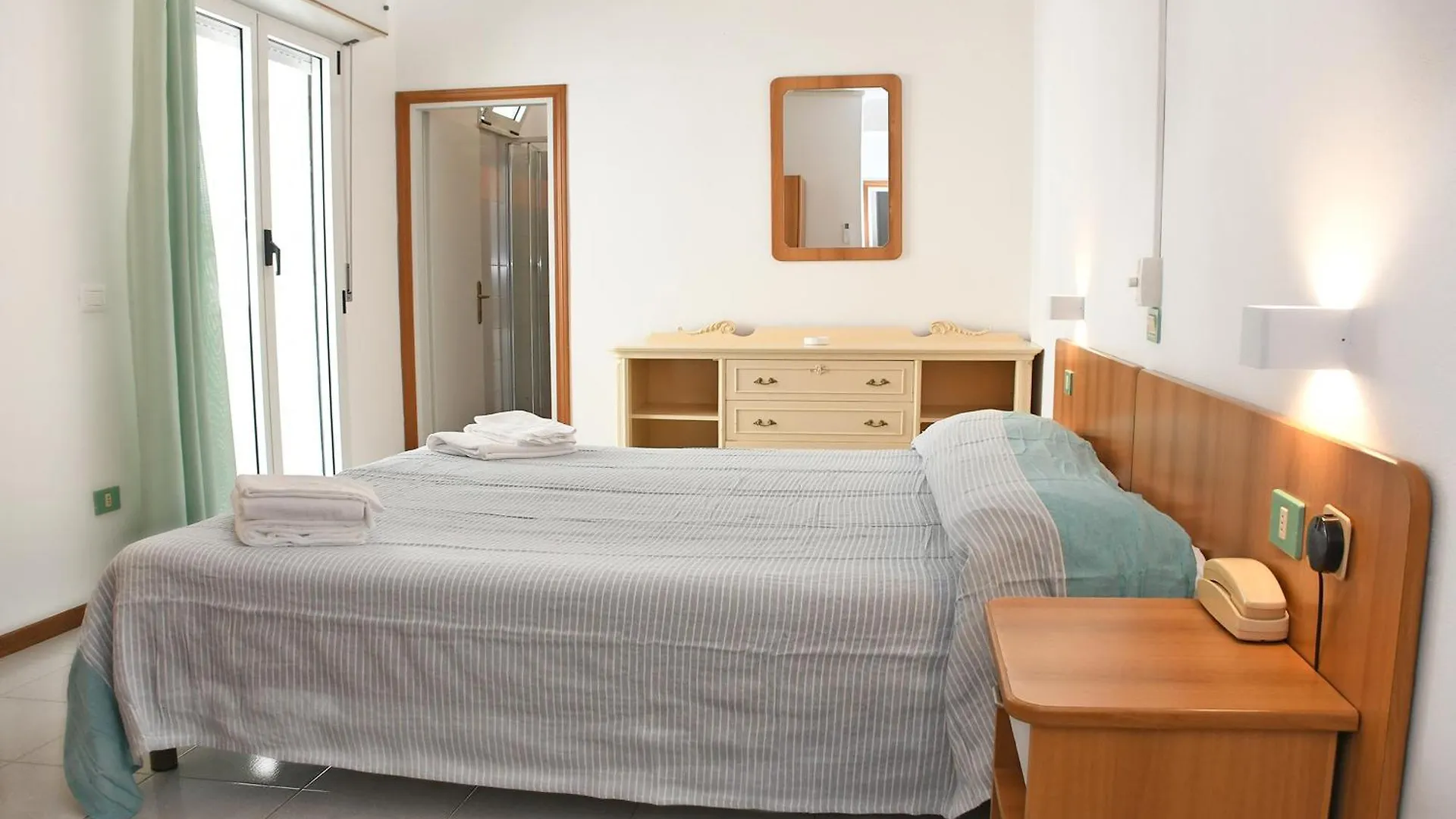 Hotel Exclusive In Pieno Centro - Nuova Gestione 2025 리치오네