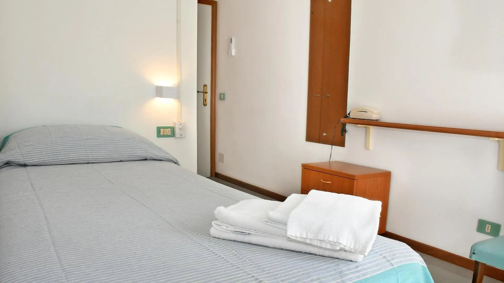 Hotel Exclusive In Pieno Centro - Nuova Gestione 2025 리치오네